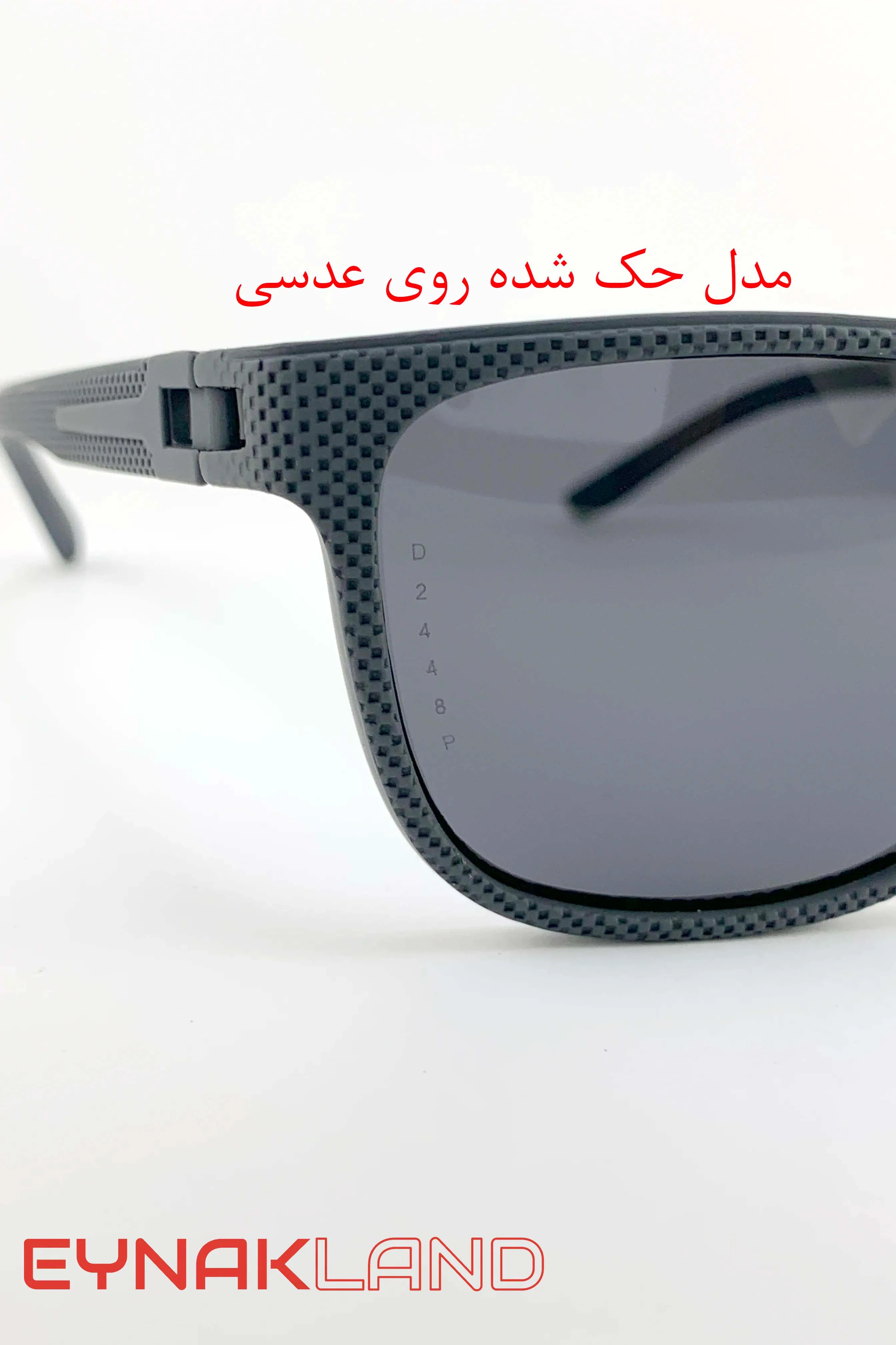 مدل نوشته شده در عدسی عینک
