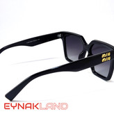 عینک میومیو از نمایی دیگر